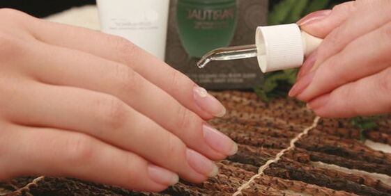 tratamento de fungos nas unhas com óleo essencial